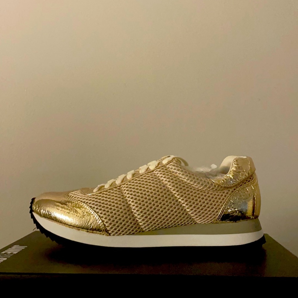 Mesh sneakers. Silver 7.5 and Gold 8.5